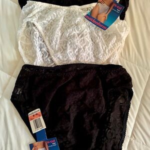 NWT! 3 PAIRS~Maidenform Lace Hi-Cut Panties - 2 Black/1 White